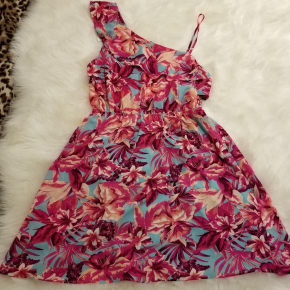 Monteau Dresses & Skirts - .Monteau Floral One Shoulder Dress